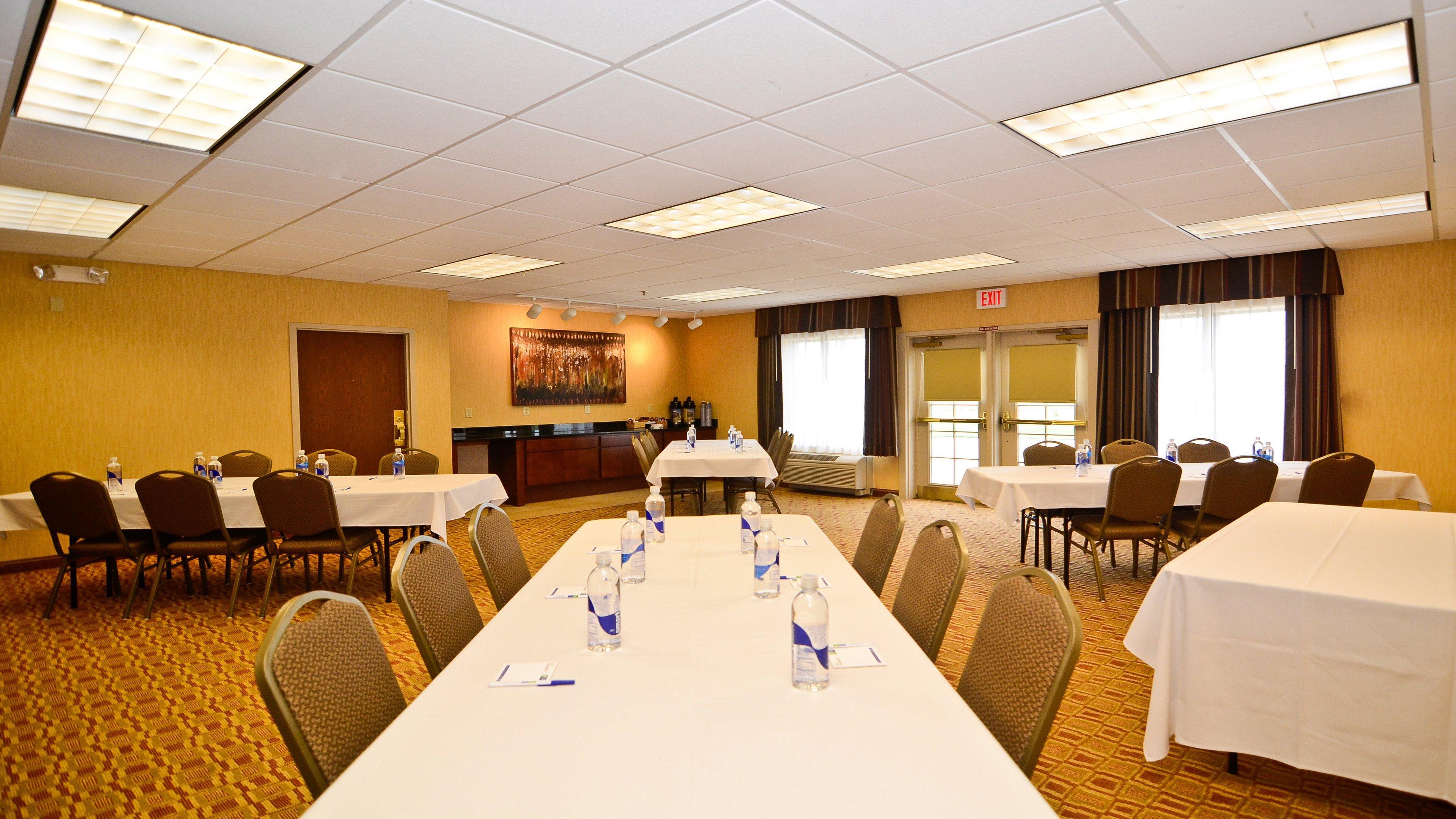 Holiday Inn Express Hotel & Suites Fort Atkinson By Ihg Εξωτερικό φωτογραφία