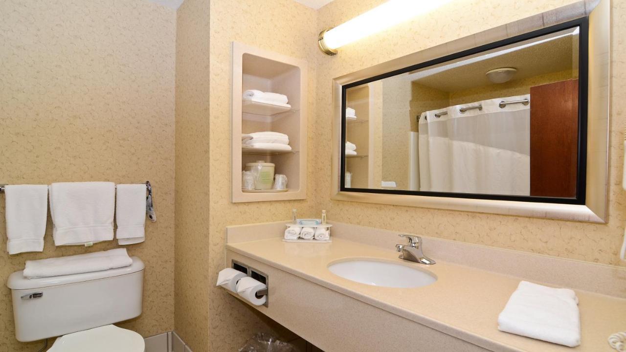 Holiday Inn Express Hotel & Suites Fort Atkinson By Ihg Εξωτερικό φωτογραφία